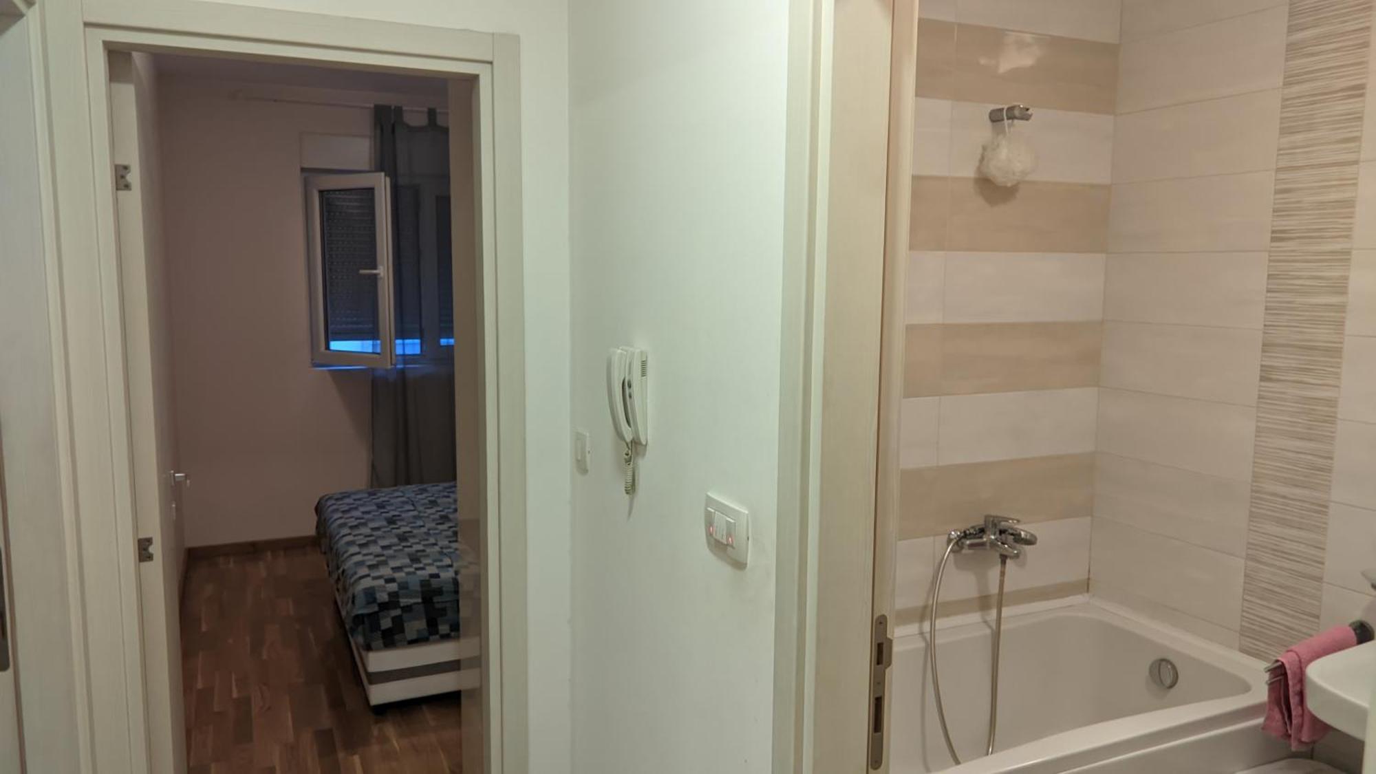 Guest House Mikeli Подгорица Экстерьер фото